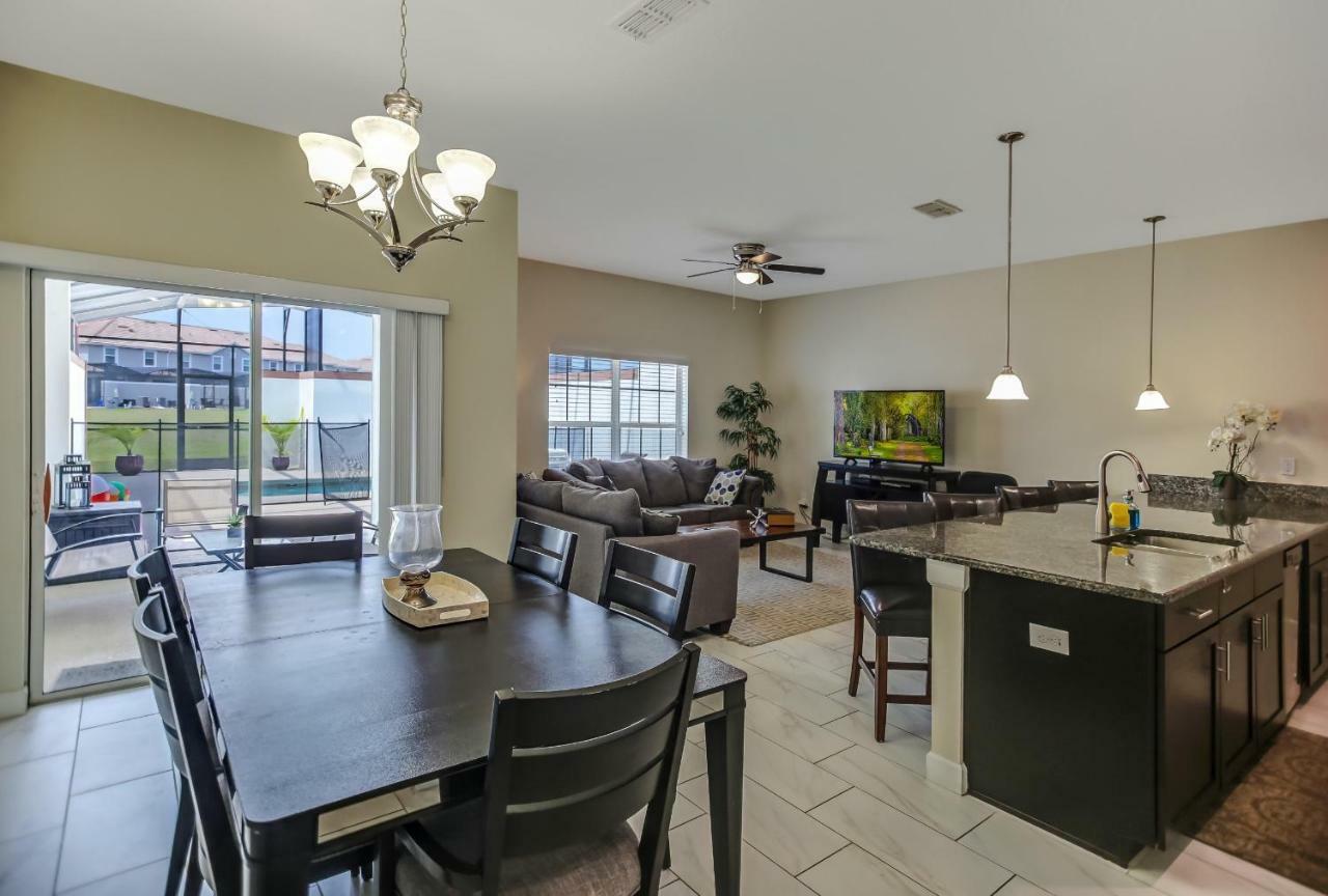 C - New 4 Bedroom Home - 5 Miles To Disney - Free Water Park - Private Pool Kissimmee Bagian luar foto