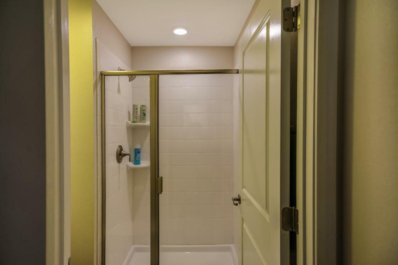 C - New 4 Bedroom Home - 5 Miles To Disney - Free Water Park - Private Pool Kissimmee Bagian luar foto